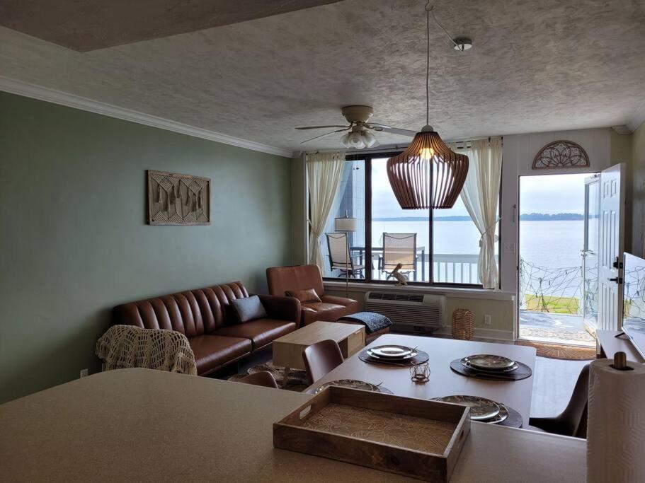 Romantic Boho Style Bayside Apartment